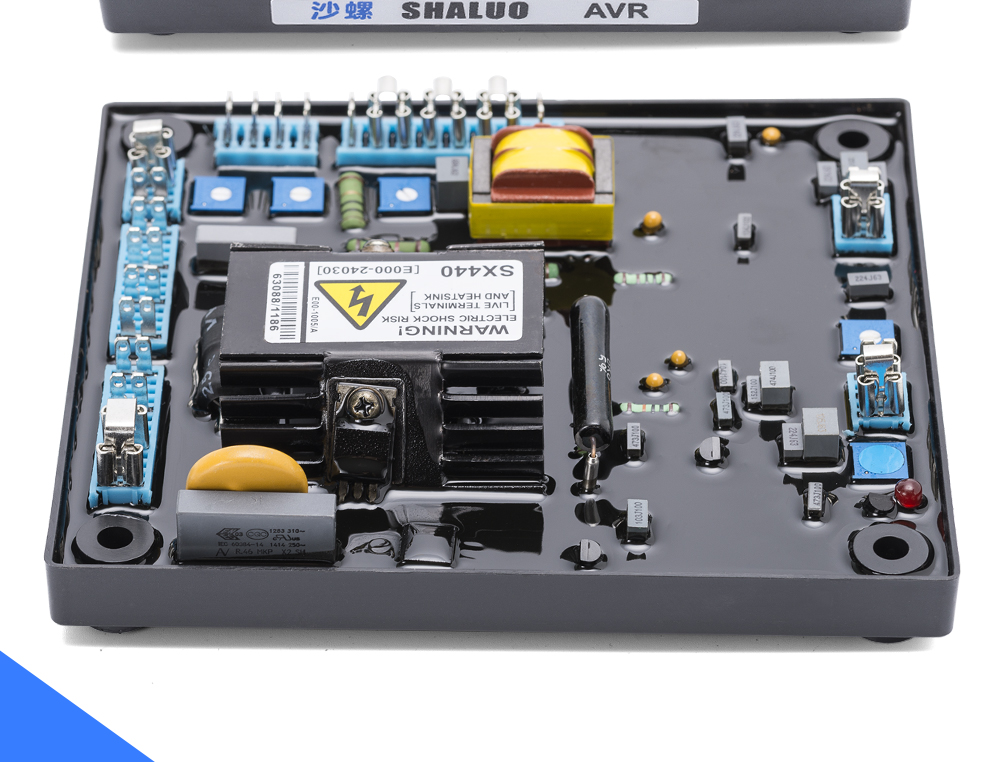 Precio trifásico AVR AC regulador de voltaje automático 220v generador AVR SX440